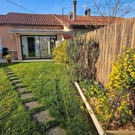 "Les Hirondelles" Vila Jau-Dignac-et-Loirac Exterior foto