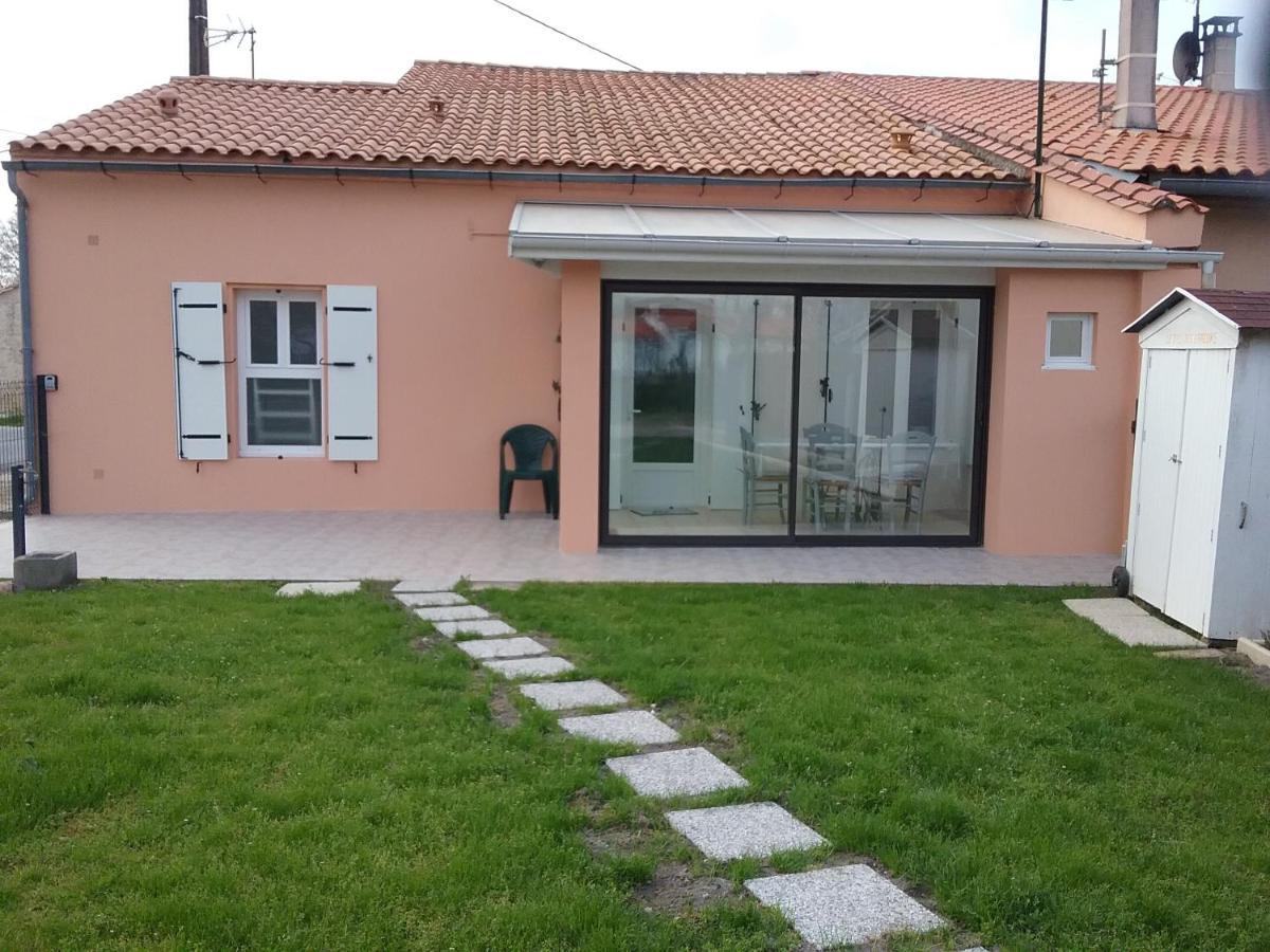 "Les Hirondelles" Vila Jau-Dignac-et-Loirac Exterior foto