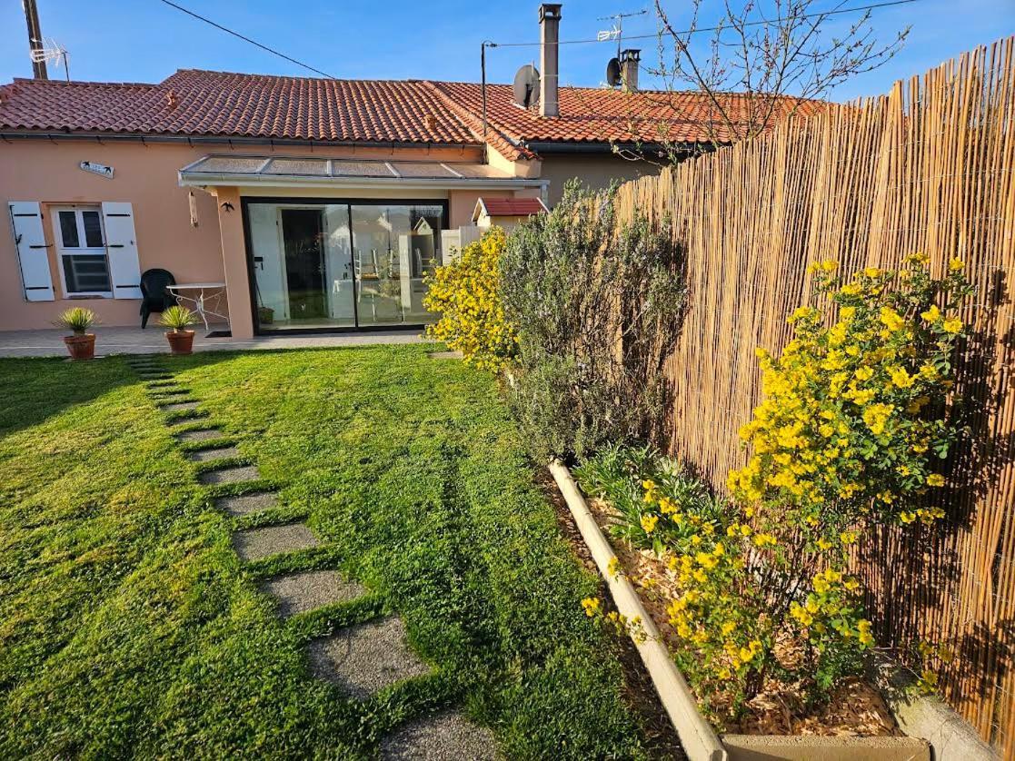"Les Hirondelles" Vila Jau-Dignac-et-Loirac Exterior foto